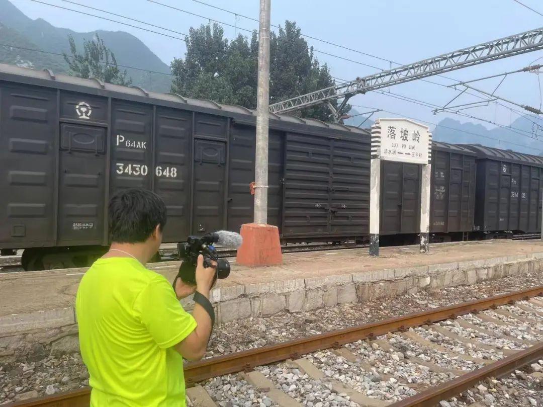 凤凰卫视焦点关注 凤凰焦点关注男主播(图3)